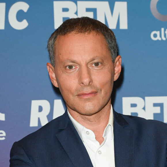 "Le week-end c'est une contrainte de vie, il nous avait dit qu'il voudrait bien bosser la semaine", a-t-il expliqué.
Marc-Olivier Fogiel - Conférence de rentrée 2022/2023 BFM TV à Paris le 6 septembre 2022. © Coadic Guirec/Bestimage