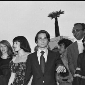 Il en était devenu l'une de ses muses.
Jean-Pierre Aumont et sa femme Marisa Pavan, Jacqueline Bisset, François Truffaut, Valentina Cortese, Bernard Menez, Nathalie Baye, Dani, et Jean-Pierre Léaud présentent La Nuit Américaine à Cannes.