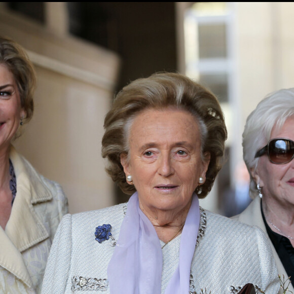 Pour rappel, ils s'étaient rencontrés aux 80 ans de Line Renaud.
Michèle Laroque, Bernadette Chirac et Line Renaud - Mariage de Claude Chirac et Frédéric Salat Baroux à la Mairie du VIe arrondissement de Paris.