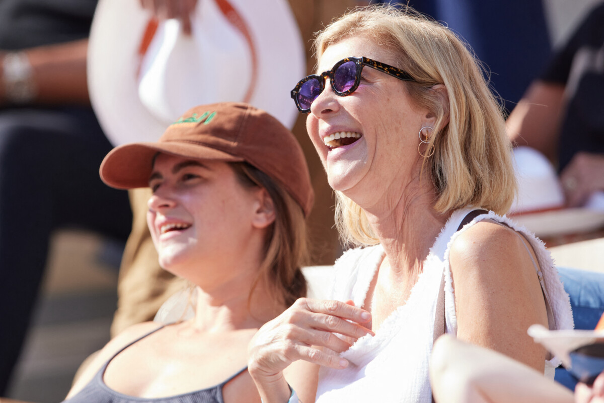 Photo Michèle Laroque et sa fille Oriane Deschamps en tribunes lors