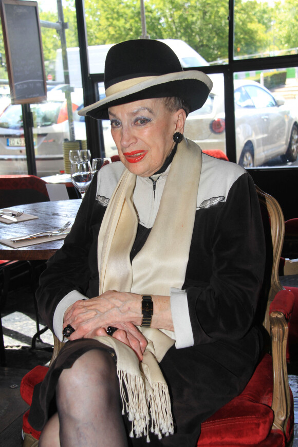 Exclusif - Geneviève de Fontenay - Déjeuner à la brasserie Les Fontaines à Paris. Le 9 juillet 2020 © Baldini / Bestimage 