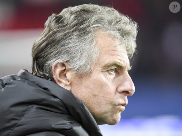 Christian Gourcuff (entraîneur de Rennes) - Karine Ferri encourage son compagnon Yoann Gourcuff lors du match Psg-Rennes au Parc des Princes à Paris le 6 novembre 2016. (victoire 4-0 du Psg) © Pierre Perusseau/Bestimage