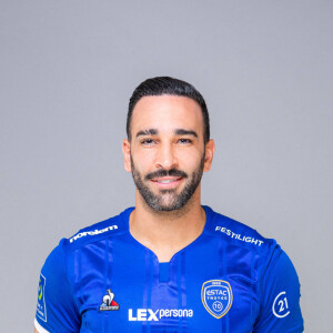 Adil Rami - Photos officielles de l'équipe de Troyes 2022/2023.