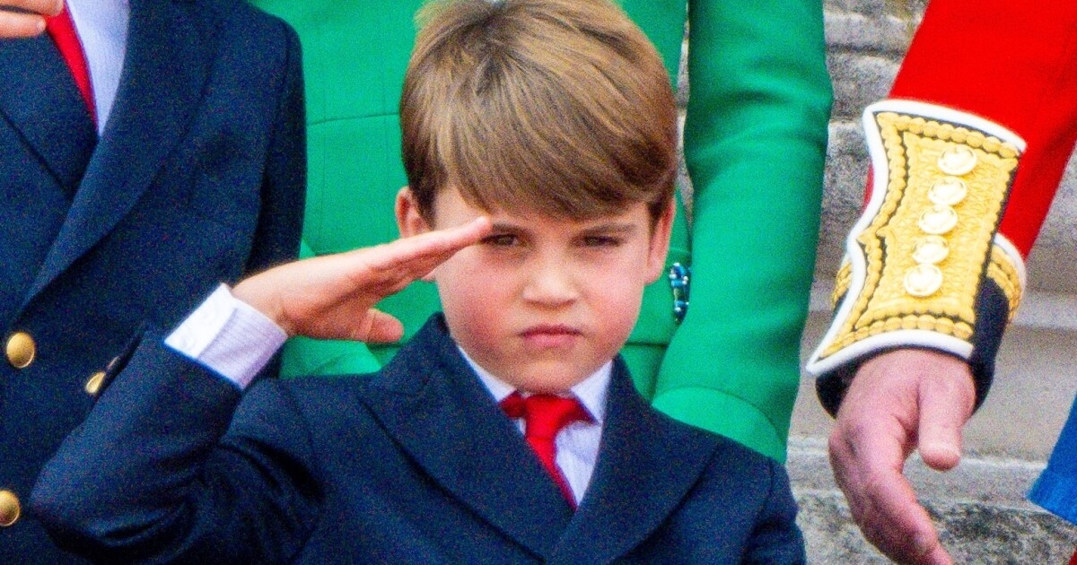 Książę William tęskni za swoim bratem Harrym?  Sprawia, że ​​jego syn, Louis, nosi jego ubrania!