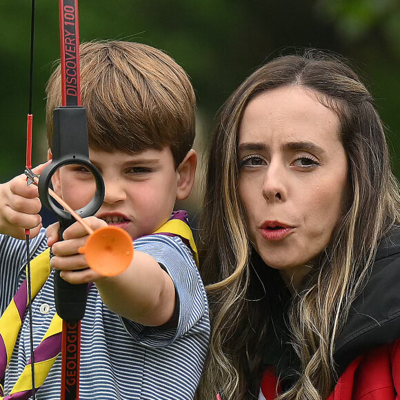 Le prince William, prince de Galles, et Catherine (Kate) Middleton, princesse de Galles, et leurs enfants, participent à la journée du bénévolat "Big Help Out" à Slough 