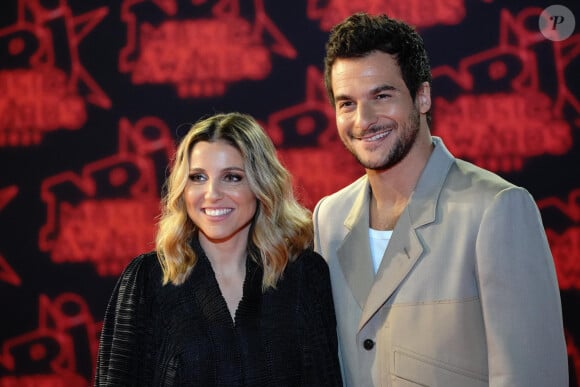 Amir et sa femme Lital lors de la 23ème édition des NRJ Music Awards 2021 au Palais des Festivals de Cannes, le 20 novembre 2021. 