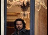 Johnny Depp, élégant et ténébreux à Venise... attend la superbe Angelina Jolie !