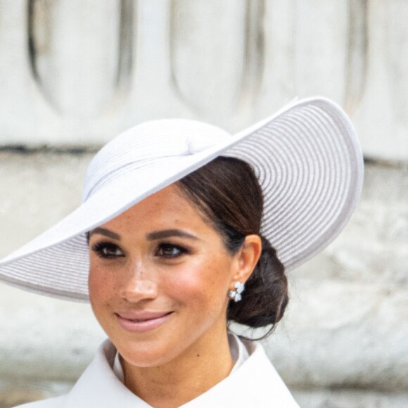 Une nouvelle polémique qui égratigne un peu plus les jeunes parents 
Meghan Markle, duchesse de Sussex - Les membres de la famille royale et les invités lors de la messe célébrée à la cathédrale Saint-Paul de Londres, dans le cadre du jubilé de platine (70 ans de règne) de la reine Elisabeth II d'Angleterre. Londres, le 3 juin 2022. 