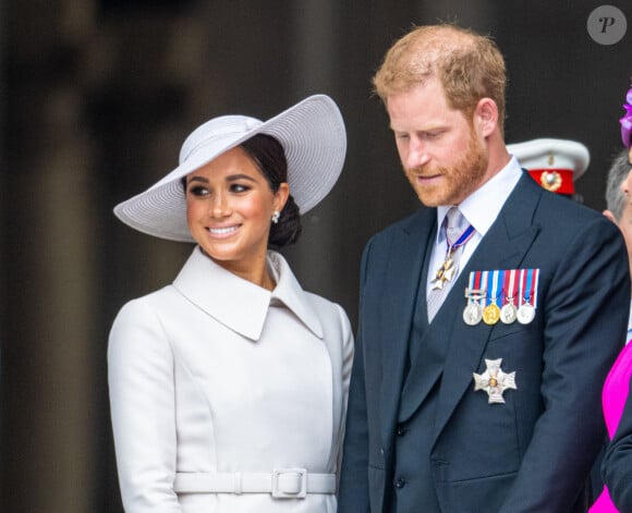 Le prince Harry, duc de Sussex, et Meghan Markle, duchesse de Sussex - Les membres de la famille royale et les invités lors de la messe célébrée à la cathédrale Saint-Paul de Londres, dans le cadre du jubilé de platine (70 ans de règne) de la reine Elisabeth II d'Angleterre.