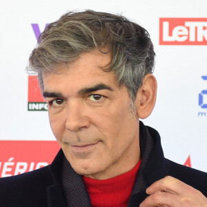 Coup de théâtre pour M6 ! Xavier de Moulins s'est saisi de son compte Twitter pour faire part de ses projets télévisuels.
Xavier de Moulins - Les célébrités assistent au Grand Prix d'Amérique 2023 à l'hippodrome de Vincennes.
