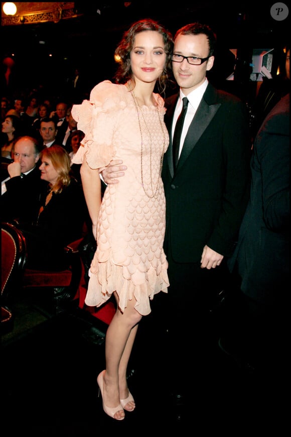 Il n'hésite pas à se photographier avec sa soeur sur Instagram.
Marion Cotillard et son frère Guillaume - 33e cérémonie des César 2008 au Théatre du Chatelet. 