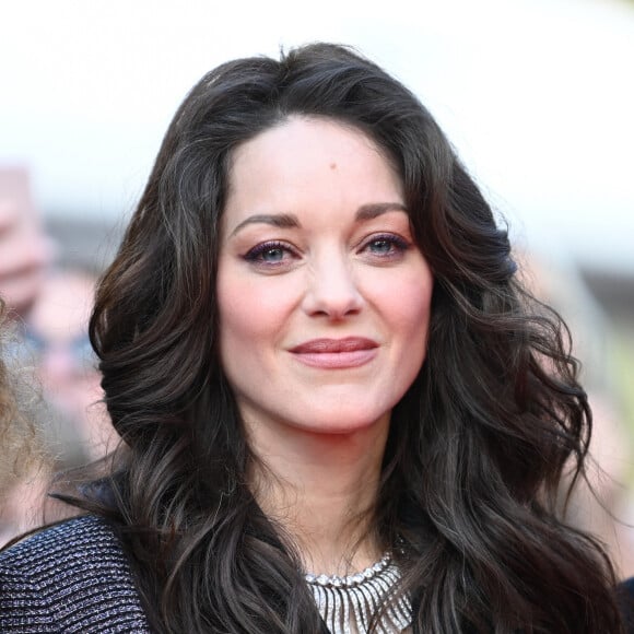 Marion Cotillard - Montée des marches du film " Firebrand (Le jeu de la reine) " lors du 76ème Festival International du Film de Cannes, au Palais des Festivals à Cannes. Le 21 mai 2023 © Rachid Bellak / Bestimage 