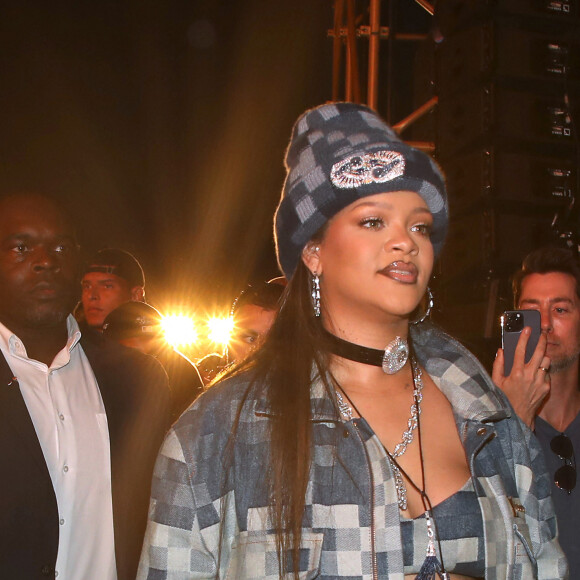 Pharell Williams, nouveau directeur artistique de Louis Vuitton, a présenté son premier défilé.
Rihanna enceinte - Défilé de mode Louis Vuitton Homme, Collection Printemps-Été 2024 dans le cadre de la Fashion Week de Paris, France, le 20 Juin 2023. © Olivier Borde / Bertrand Rindoff / Bestimage