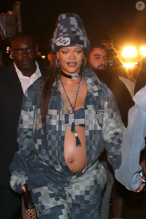Rihanna enceinte - Défilé de mode Louis Vuitton Homme, Collection Printemps-Été 2024 dans le cadre de la Fashion Week de Paris, France, le 20 Juin 2023. © Olivier Borde / Bertrand Rindoff / Bestimage