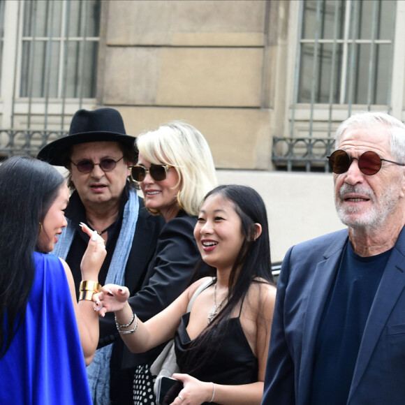 Laeticia Hallyday, Jade et Joy Hallyday, Marc Veyrat - Mariage de Claude Lelouch à la mairie du 18ème à Paris. Le 17 juin 2023. ©Agence / Bestimage