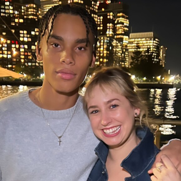 Complices, ils n'hésitent d'ailleurs à passer du temps l'un avec l'autre et ce sans la présence de leur paternel, comme pour leur séjour à New York.
Jazmin Grace et son frère Alexandre ont passé une journée ensemble à New York. @ Instagram / Jazmin Grace Grimaldi