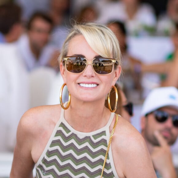 Exclusif - Laeticia Hallyday dans l'Espace VIP lors de la 9ème édition du "Longines Paris Eiffel Jumping" au Champ de Mars à Paris, France, le 25 juin 2023. © Perusseau-Veeren/Bestimage 