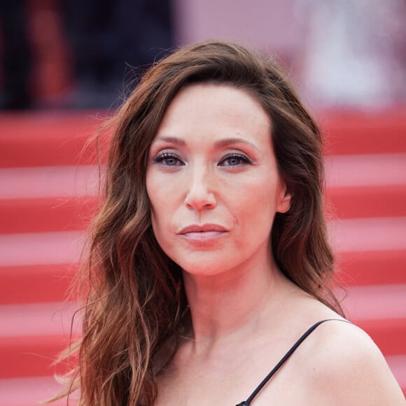 Cette dernière avait déjà évoque son combat pour arrêter le tabac  
Laura Smet (Michael Kors et Chopard) - Montée des marches du film " Jeanne du Barry " pour la cérémonie d'ouverture du 76ème Festival International du Film de Cannes, au Palais des Festivals à Cannes. Le 16 mai 2023 © Jacovides-Moreau / Bestimage 