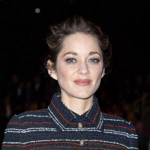 Marion Cotillard - Front Row au deuxième défilé de mode Haute-Couture Chanel au Grand Palais Éphémère lors de la Fashion Week Printemps-été 2023 de Paris, France, le 24 janvier 2023. © Olivier Borde/Bestimage