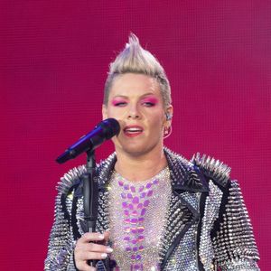 La chanteuse Pink a été surprise par un cadeau original ce week-end.
Pink - Concert à Hyde Park dans le cadre du Summer Carnival Tour.