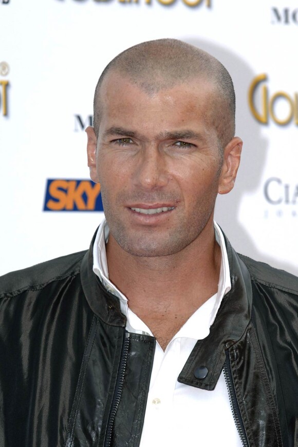 Zinedine Zidane pourrait jouer pour les victimes de Xynthia