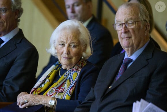 Il aurait été victime de déshydratation.
Le roi Albert II et la reine Paola de Belgique assistent à la remise de diplôme et au concert de fin de cycle de l'académie de la Chapelle Musicale Reine Elisabeth à Waterloo (Belgique), le 2 juin 2023. La Reine Paola est présidente d'Honneur de la Chapelle Musicale Reine Elisabeth. 