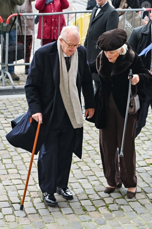 Le roi Albert II et la reine Paola de Belgique - La famille royale de Belgique assiste à la messe annuelle à la mémoire des membres royaux décédés, en l'église Notre-Dame de Laeken à Bruxelles, le 17 février 2023. 
