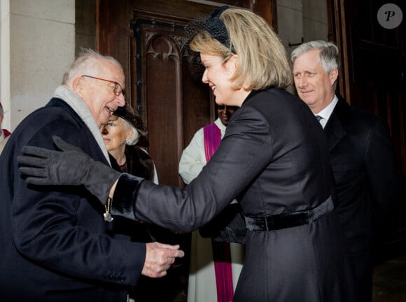 La reine Mathilde de Belgique et le roi Philippe de Belgique, le roi Albert II et la reine Paola de Belgique - La famille royale de Belgique assiste à la messe annuelle à la mémoire des membres royaux décédés, en l'église Notre-Dame de Laeken à Bruxelles, le 17 février 2023. 