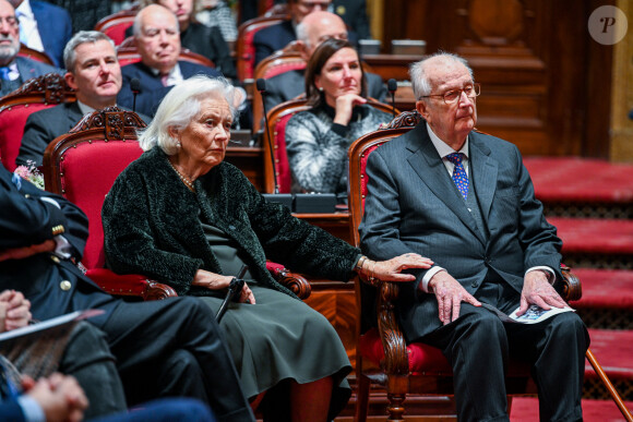 La reine Paola de Belgique et Le roi Albert II de Belgique - La famille royale de Belgique assiste à une cérémonie de la Chambre des Représentants, du Sénat et du Gouvernement Fédéral au Palais de la Nation à l'occasion de la Fête du Roi. Le thème de la cérémonie de cette année est " Faites de l'art, pas la guerre ". Le 15 novembre 2022. 