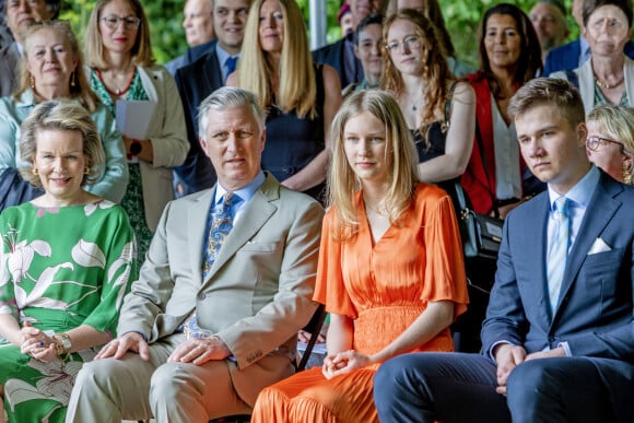 La reine Mathilde et le roi Philippe de Belgique, le prince Gabriel et la princesse Eleonore - La famille royale Belge à l'occasion des 10 ans de royauté du roi Philippe assiste à une garden-party au domaine royal du château de Laeken avec 600 Belges de tout le pays le 13 mai 2023. 