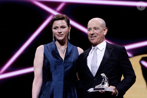 La princesse Charlene de Monaco et Howard Gordon lors de la cérémonie de clôture de la 62ème édition du festival de télévision de Monte-Carlo le 20 juin 2023. © Claudia Albuquerque / Bestimage 