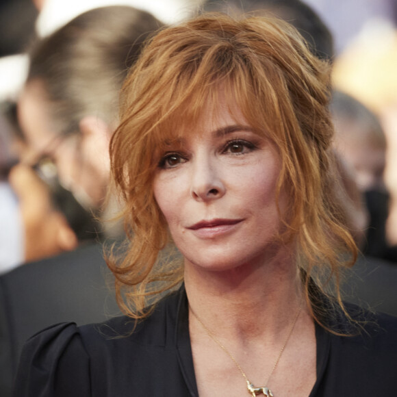 Mylène Farmer - Montée des marches du film " OSS 117 : Alerte rouge en Afrique Noire " lors du 74ème Festival International du Film de Cannes. Le 17 juillet 2021 © Borde-Jacovides-Moreau / Bestimage 