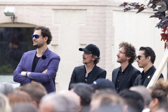 Exclusif - Eric Antoine, Arnaud Tsamere, Baptiste Lecaplain et Jérémy Ferrari lors de l'hommage à l'humoriste Guillaume Bats, mort à 36 ans, à Montmirail, Marne, France, le 17 juin 2023. © Pierre Perusseau/Bestimage 