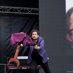 Exclusif - Eric Antoine lors de l'hommage à l'humoriste Guillaume Bats, mort à 36 ans, à Montmirail, Marne, France, le 17 juin 2023. © Pierre Perusseau/Bestimage 