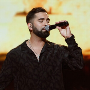 Exclusif - Kendji Girac chante son tube "Eva" - Enregistrement de l'émission "Les 20 chansons préférées 2022", diffusée le 5 janvier 2023 sur M6 © Christophe Clovis / Bestimage É.Gossuin vous invite à un grand show musical inédit au coeur du Dôme de Paris. Grâce à un grand sondage IFOP, découvrez le classement des 20 chansons de l'année préférées des Français. 20 chansons qui sont déjà devenues des tubes incontournables et que vous avez le plus plébiscitées en 2022 ! Au programme de cette soirée évènement, des prestations live exclusives et de nombreuses images qui retraceront une année riche en tubes. Retrouvez toutes les stars et toutes les chansons qui ont marqué l'année musicale ! Alors, quelle chanson avez-vous élue comme étant votre chanson préférée de l'année ? 