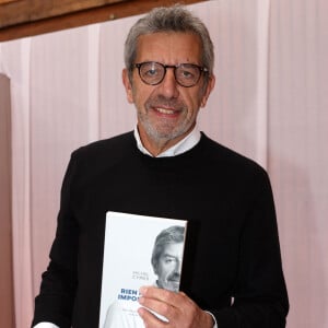 Michel Cymes - Personnalités à la 40ème Foire du Livre de Brive-la-Gaillarde. Le 5 novembre 2022 © Jean-Marc Lhomer / Bestimage
