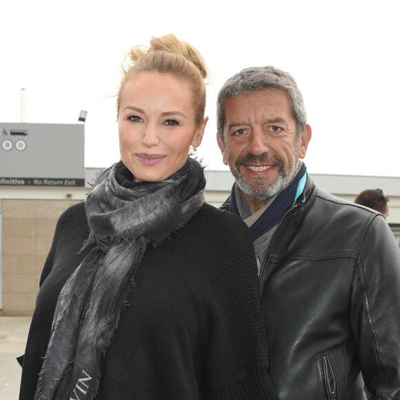 Michel Cymes a aussi expliqué : "Ensuite, notre but a toujours été de ne pas revenir sur quelque chose qu'on a déjà traité."
Adriana Karembeu enceinte et Michel Cymes - L'association "Premiers de cordée" organisait une journée Evasion où des milliers d'enfants ont participé à des ateliers sportifs encadrés par des parrains de renom au Stade de France à Saint-Denis en 2018 © Coadic Guirec/Bestimage