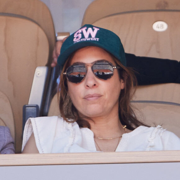 Léa Salamé est prête pour de nouveaux challenges !
Léa Salamé en tribunes avec son fils Gabriel, ainsi que de son beau-fils de 11 ans, Alexandre en tribunes lors des Internationaux de France de tennis de Roland Garros à Paris, France. © Cyril Moreau/Bestimage