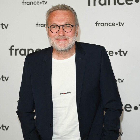 Laurent Ruquier au photocall pour la conférence de presse de rentrée de France TV à la Grande Halle de la Villette à Paris, France, le 6 juillet 2022. © Coadic Guirec/Bestimage  Celebs attend the photocall for France TV's back-to-school press conference at the Grande Halle de la Villette in Paris, France, on July 6, 2022. 