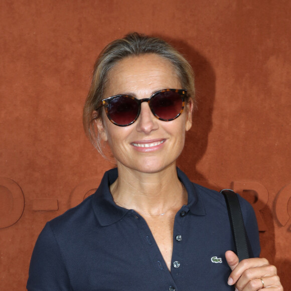"Hey Julian Bugier, il n'y a pas que toi qui portes l'uniforme !", lui a alors adressé Anne-Sophie Lapix avec humour.
Anne-Sophie Lapix au village (Jour 8) lors des Internationaux de France de Tennis de Roland Garros 2022 à Paris, France, le 29 mai 2022. © Bertrand Rindoff/Bestimage