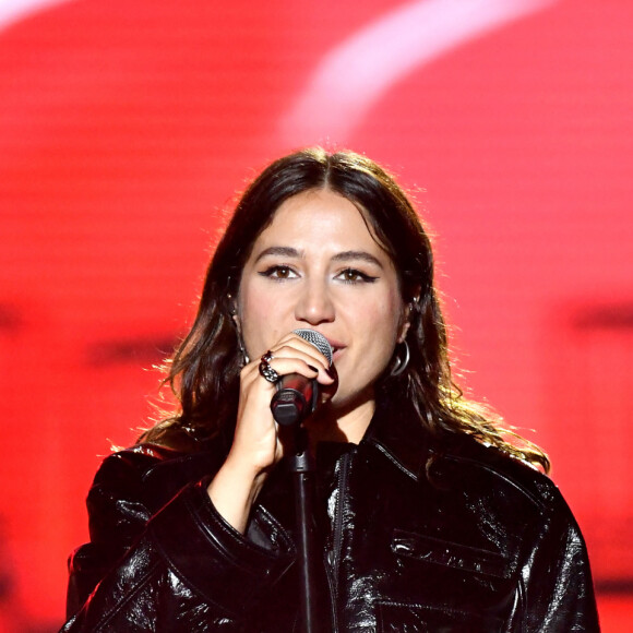 Exclusif - Izïa Higelin - Enregistrement de l'émission "La chanson de l'année" dans les Arènes de Nîmes, présentée par N.Aliagas et diffusée le 17 juin sur TF1 © Bruno Bebert-Christophe Clovis / Bestimage 