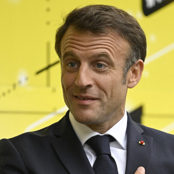 Emmanuel Macron, le président de la France, participe à une étape du Tour de France 2023. 6 juillet 2023.