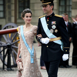 Arrivée de Felipe et Letizia d'Espagne - Le mariage de Victoria de Suède avec Daniel Westling à Stockholm le 19 juin 2010