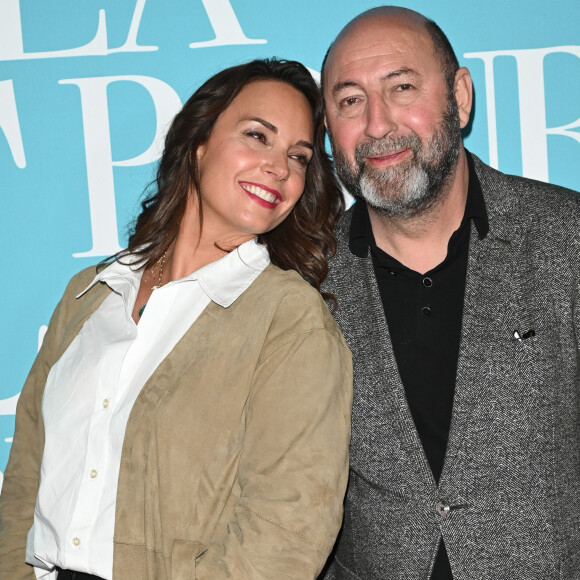 Kad Merad et sa femme Julia Vignali - Avant-première du film "La Vie pour de vrai" au cinéma Pathé Wepler à Paris le 18 avril 2023. © Coadic Guirec/Bestimage