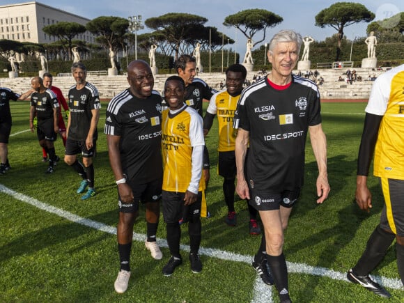 Exclusif - Wilfrid Mbappé, Arsène Wenger - Match de football entre le Variétés Club de France et l'équipe Fratelli Tutti composée de prêtres et séminaristes vivant à Rome au stade Foro Italico le 22 mars 2023. © Pierre Perusseau / Bestimage