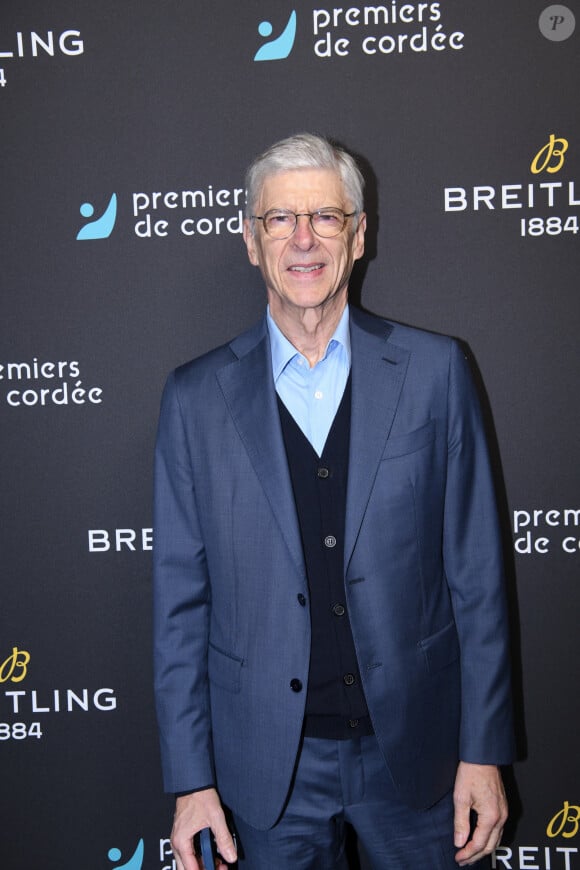 Les deux semblent très complices, mais difficile d'en savoir plus sur cette mystérieuse brune
 
Exclusif - Arsène Wenger - Dîner de charité Breitling à la Samaritaine pour l'association "Premiers de Cordée" à Paris le 14 novembre 2022. L'associationPremiers de Cordée propose des animations sportives auprès des enfants hospitalisés. ADN de l'association depuis sa création, ce programme comprend de nombreuses actions pour initier un maximum d'enfants malades et/ou en situation de handicap à la pratique sportive. © Rachid Bellak/Bestimage