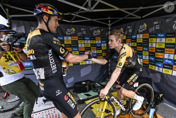 Wout van Aert et Jonas Vingegaard de l'équipe Jumbo-Visma sur le Tour de France 2023.