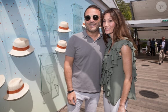 Arthur (Jacques Essebag) et sa compagne Mareva Galanter au village lors de la finale homme des internationaux de France de Roland Garros à Paris, le 11 juin 2017. © Dominique Jacovides - Cyril Moreau/ Bestimage 