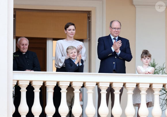 Le prince Albert II de Monaco, la princesse Charlene et leurs enfants, le prince héréditaire Jacques et la princesse Gabriella durant la célébration de la traditionnelle fête de la Saint Jean à Monaco © Claudia Albuquerque / Bestimage