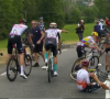 Le Français saignait au niveau du genou et avait du mal à tenir sur ses deux jambes. 
Une chute impressionnante d'une trentaine de coureurs est venue entâcher le début de la 14e étape du Tour de France.